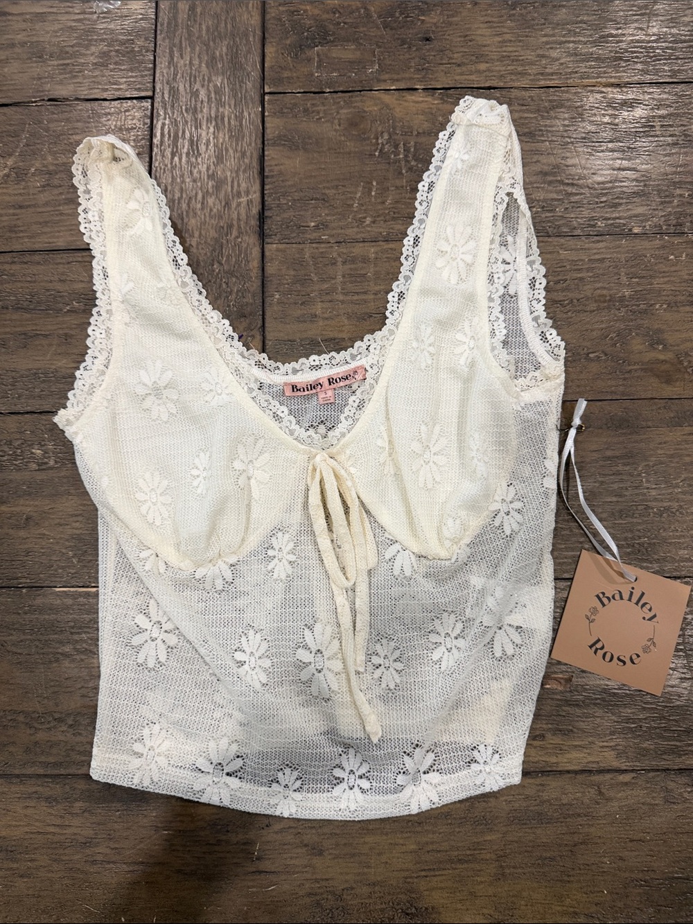NWT Cream Lace Floral Cropped Tank